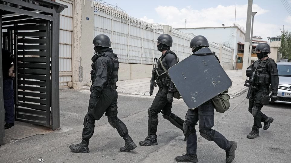 «Αναταραχή» η σημερινή συμπλοκή στον Κορυδαλλό σύμφωνα με το υπουργείο Δικαιοσύνης